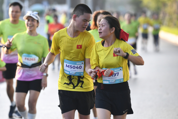 Hơn 330 vận động viên khiếm thính tham gia giải chạy “Run For Love 2025” -0
