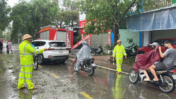 Công an Nghệ An khẩn trương khắc phục hậu quả bão số 10 -0