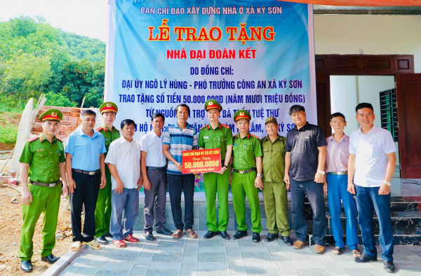 Phó Trưởng Công an xã vận động xây dựng mái ấm cho người dân có hoàn cảnh khó khăn -0