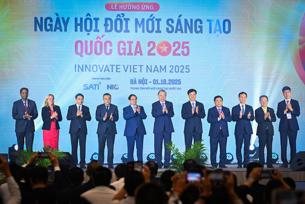 Tiếp tục đẩy mạnh ứng dụng AI, “siêu cảng” Việt Nam SuperPort™ của T&T Group gây ấn tượng mạnh tại VIIE 2025 -0