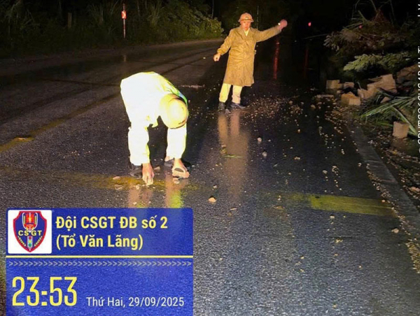 Công an Lạng Sơn cứu giúp nhân dân tại các địa bàn trọng điểm ngập lụt -0