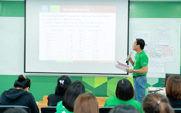 Tư vấn viên bảo hiểm Manulife được đào tạo kiến thức sức khỏe cộng đồng -0