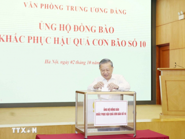 Văn phòng Trung ương Đảng ủng hộ đồng bào khắc phục hậu quả bão số 10 -0