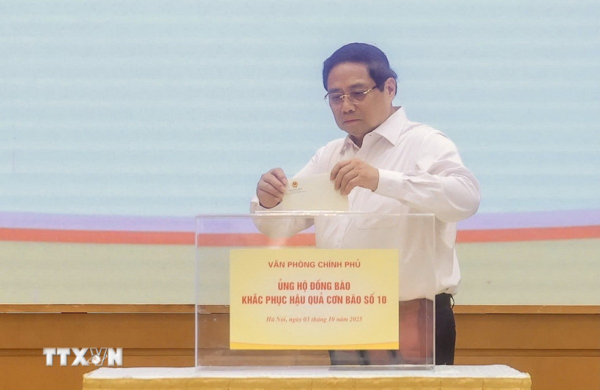 Thủ tướng và lãnh đạo Chính phủ quyên góp ủng hộ đồng bào bị thiệt hại do bão lũ -0