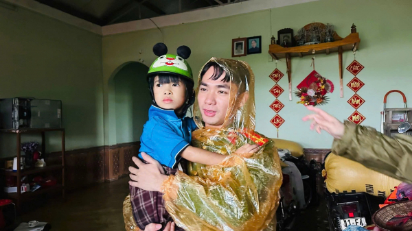 Công an tỉnh Cao Bằng kiên cường giúp dân vượt mưa bão -0