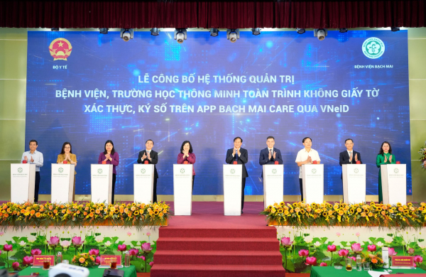 Công bố bệnh viện thông minh không giấy tờ, số hóa toàn trình đầu tiên ở Việt Nam -0