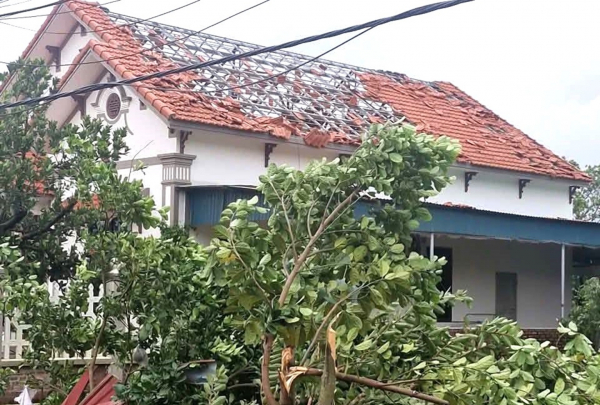 Hải Phòng lại xuất hiện lốc xoáy, nhiều nhà dân bị thiệt hại -0