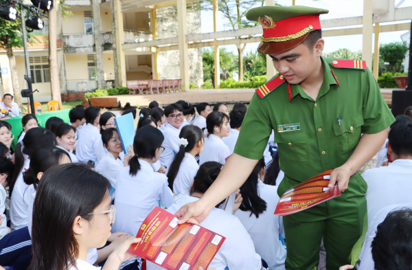 Nâng cao kỹ năng số cho giáo viên, học sinh trên địa bàn tỉnh Cà Mau -0