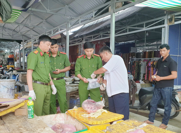 Phát hiện vụ giết mổ, mua bán thịt nhiễm dịch tả lợn châu Phi -0