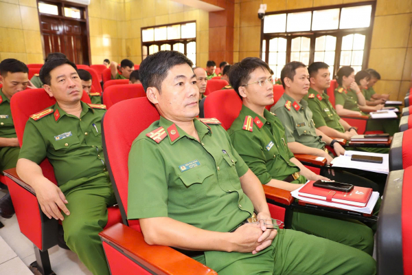 Hội thảo khoa học “Hoàn thiện pháp luật thi hành tạm giữ, tạm giam và cấm đi khỏi nơi cư trú” -0