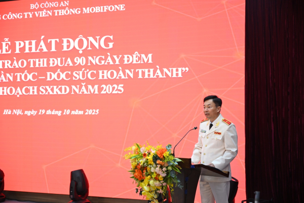 Bộ Công an phong cấp bậc hàm cho 8 đồng chí lãnh đạo chủ chốt của Tổng Công ty Viễn thông Mobifone -0