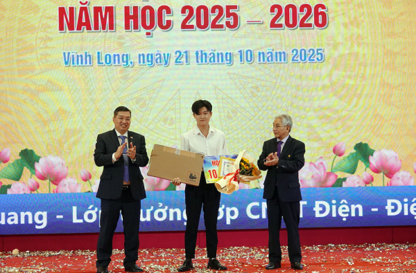 Trường Đại học Cửu Long miễn, giảm 6,3 tỷ đồng tiền học phí cho tân sinh viên -1