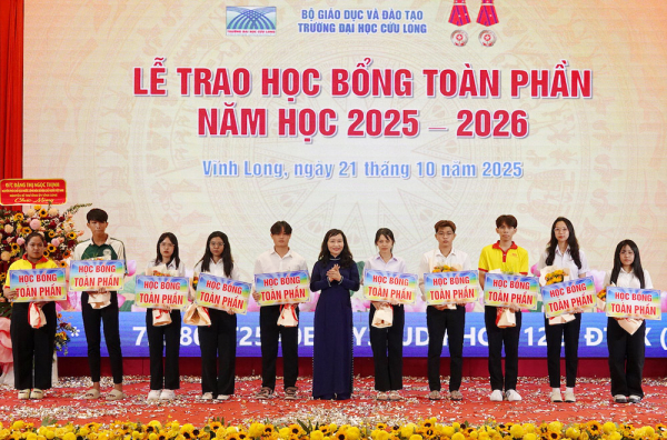 Trường Đại học Cửu Long miễn, giảm 6,3 tỷ đồng tiền học phí cho tân sinh viên -0