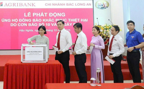 Agribank Bắc Long An hướng về miền Bắc sau bão số 10 và 11 -0