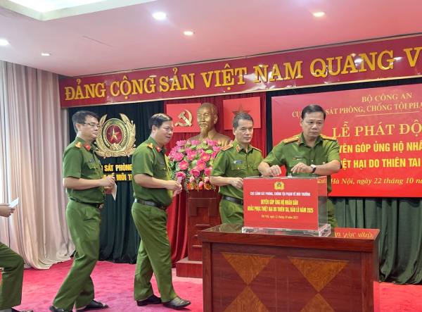 Cục Cảnh sát môi trường ủng hộ, chia sẻ khó khăn với đồng bào bị thiệt hại bởi bão lũ -0