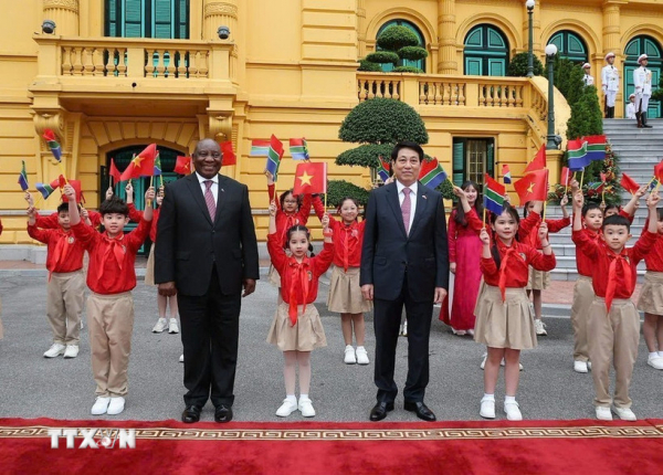 Chủ tịch nước Lương Cường chủ trì Lễ đón cấp Nhà nước Tổng thống Nam Phi -0