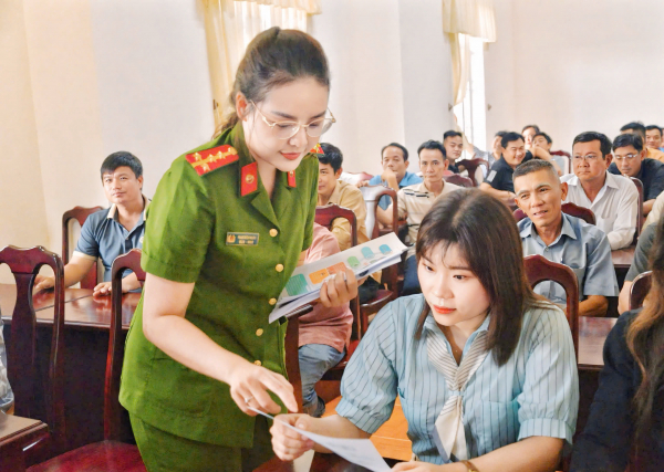 Xây dựng “lá chắn số” để người dân phòng ngừa tội phạm trên không gian mạng -0