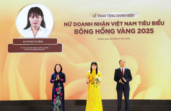 Phó Tổng Giám đốc Agribank được vinh danh “Nữ doanh nhân Việt Nam tiêu biểu - Bông hồng Vàng 2025” -0