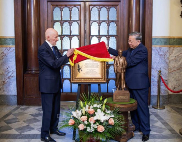 Tổng Bí thư Tô Lâm thăm nơi Bác Hồ từng ở tại Bulgaria -0