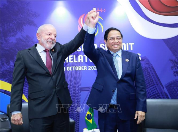 Thủ tướng Phạm Minh Chính gặp lãnh đạo các nước Campuchia, Canada và Brazil -0