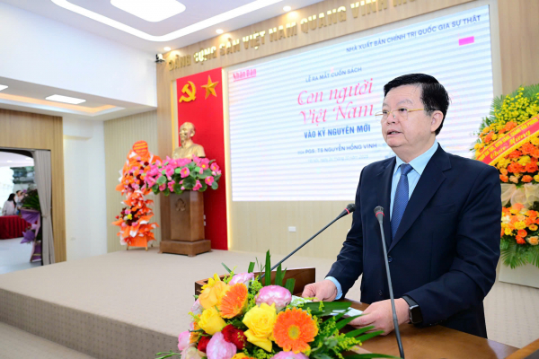 Ra mắt cuốn sách “Con người Việt Nam vào kỷ nguyên mới” của PGS.TS Nguyễn Hồng Vinh -0