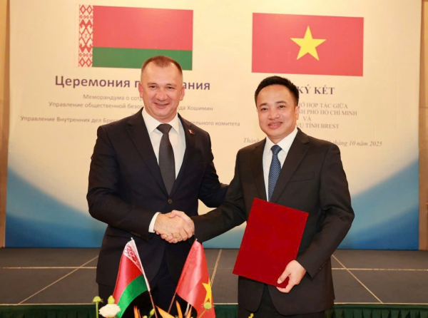 Công an TP Hồ Chí Minh và Sở Nội vụ tỉnh Brest (Belarus) ký kết Bản ghi nhớ hợp tác -1
