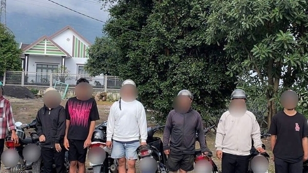 Xử lý nhóm “quái xế” săn mây gần núi Bà Đen