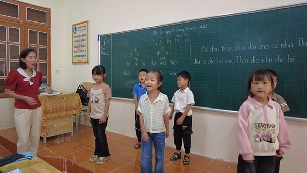 Gieo chữ trên đỉnh sương mờ