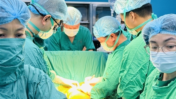 Lần đầu tiên thực hiện thành công hai ca ghép phổi trong một ngày