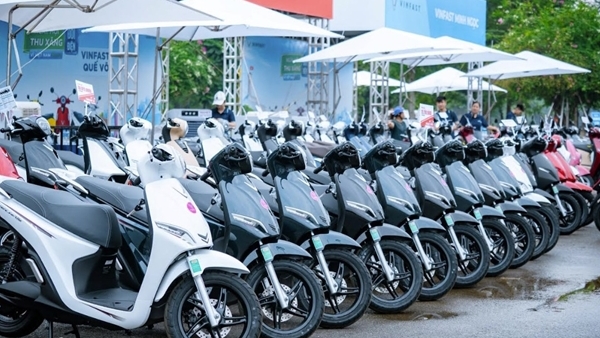 VinFast Feliz: Một lần sạc đi 262 km, lăn bánh chỉ từ 25 triệu đồng