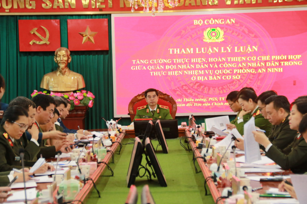 Hoàn thiện cơ chế, chính sách, hậu cần đảm bảo để Công an cấp xã hoàn thành xuất sắc nhiệm vụ -0