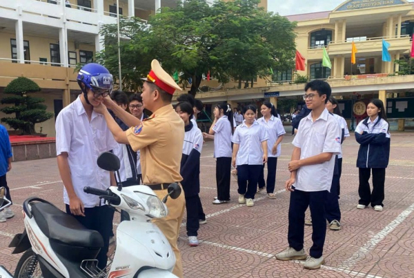Đảm bảo an toàn giao thông, thúc đẩy phát triển thành phố Cảng -0