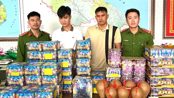 Nỗ lực ngăn chặn pháo lậu