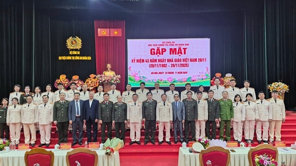 Học viện Chính trị CAND gặp mặt Kỷ niệm 43 năm Ngày Nhà giáo Việt Nam