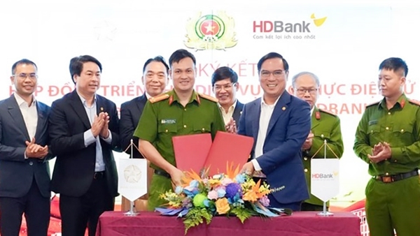 Bài cuối: Bức tường lửa phòng, chống tội phạm công nghệ