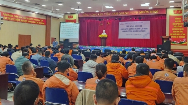 Công ty cổ phần Nhiệt điện Quảng Ninh tổ chức huấn luyện An toàn vệ sinh lao động năm 2025