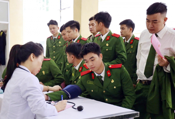 “Giọt máu nghĩa tình vì đồng đội thân yêu” -0