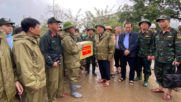 Phó Thủ tướng Thường trực Nguyễn Hoà Bình chỉ đạo tập trung lực lượng, khắc phục hậu quả đợt lũ lịch sử