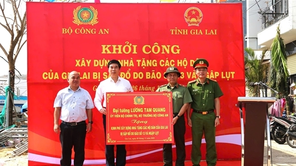 Ấm lòng những lá thư cảm ơn gửi từ người dân vùng lũ Gia Lai