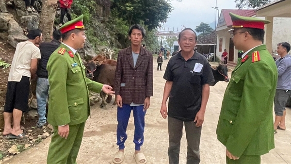 Nhịp sống mới của những xóm đồng bào Mông trên đỉnh núi (bài 1)