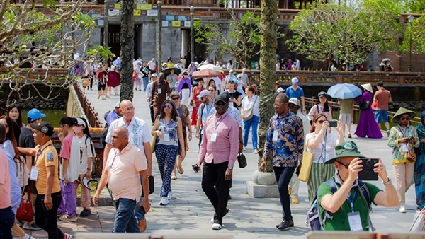 Liên tiếp chịu ảnh hưởng bão lũ, du lịch Huế vẫn tăng trưởng mạnh mẽ