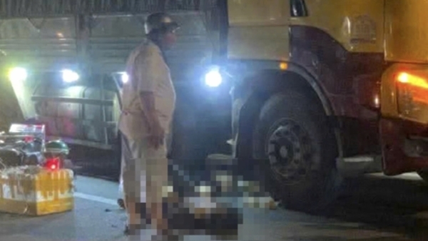 Điều khiển xe máy khi chưa đủ tuổi, hai thiếu niên tử vong sau va chạm với xe tải