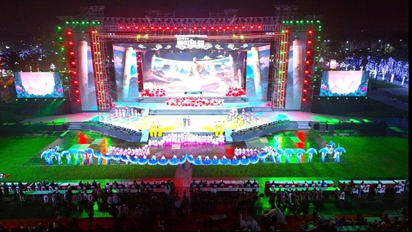 Trọng thể Lễ kỷ niệm 260 năm Ngày sinh Đại thi hào Nguyễn Du