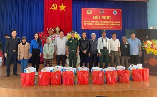 Hải quan tiếp tục đẩy mạnh cắt giảm thủ tục hành chính -0