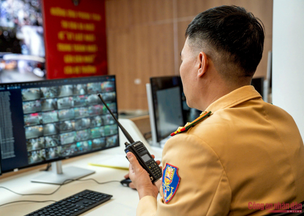 Công an Hà Nội giữ bình yên cho nhân dân vui đón Giáng sinh ảnh 11 b4.jpg -3