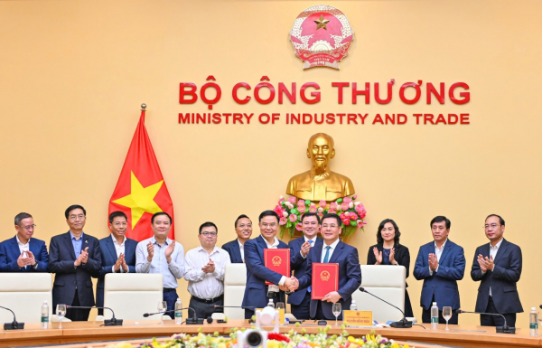 Đồng chí Lê Mạnh Hùng tiếp nhận bàn giao công tác Bí thư Đảng ủy, Quyền Bộ trưởng Bộ Công Thương -0