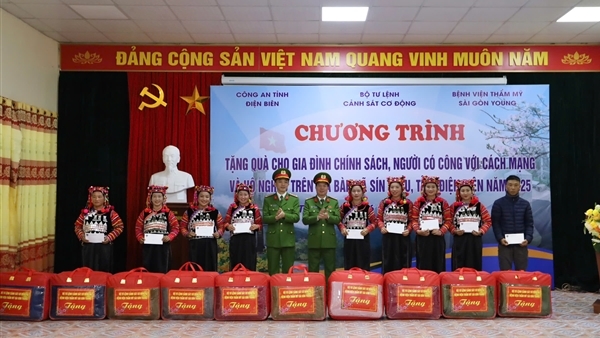 Cảnh sát cơ động lan tỏa nghĩa tình tại Điện Biên