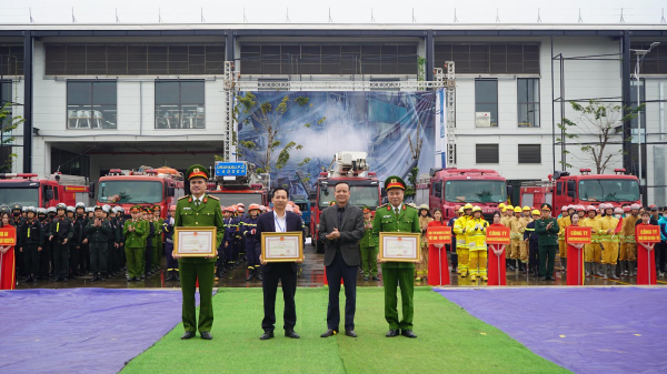 Thái Nguyên diễn tập ứng phó thảm họa cháy lớn, huy động gần 1.500 người -0