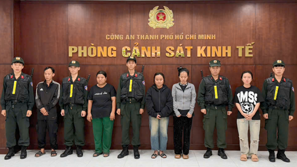 Bắt tạm giam nhóm đối tượng sản xuất dầu gió giả bằng hóa chất