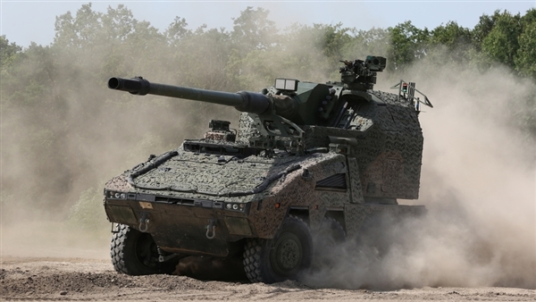 Anh-Đức "bắt tay" mua hệ thống pháo tự hành thế hệ mới